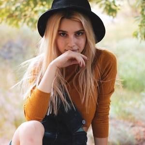 Meet your Posher, Emma